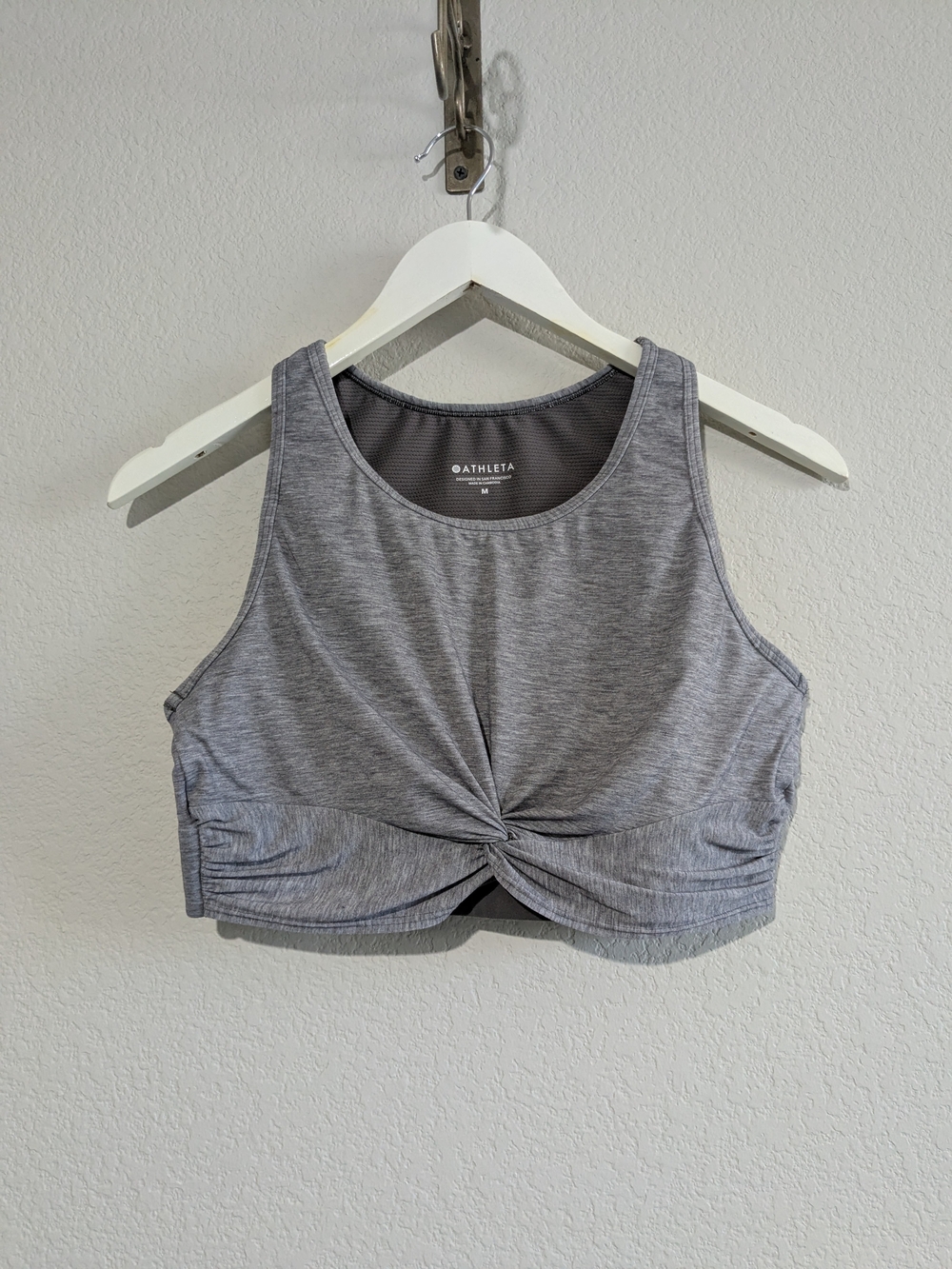 Athleta Gray Twist-Front Sports Bra Tank Double Lined Exercise Athletic Crop Bra